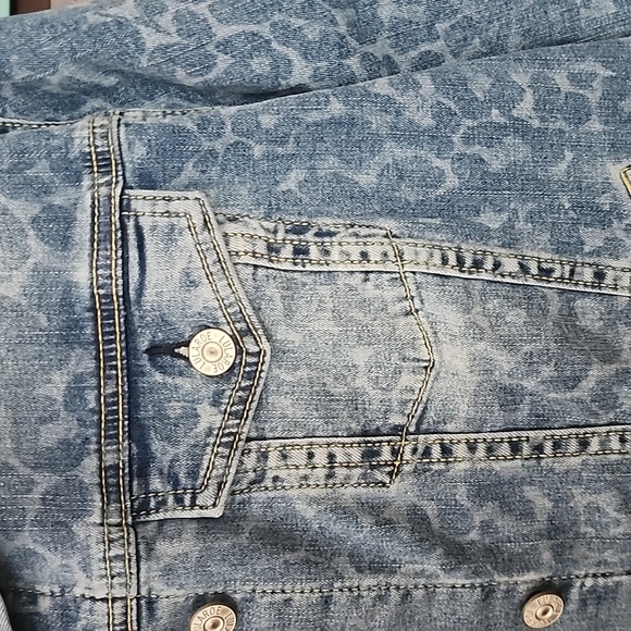 Lularoe Blue Denim Jacket with Leopard Print - Picture 3 of 5